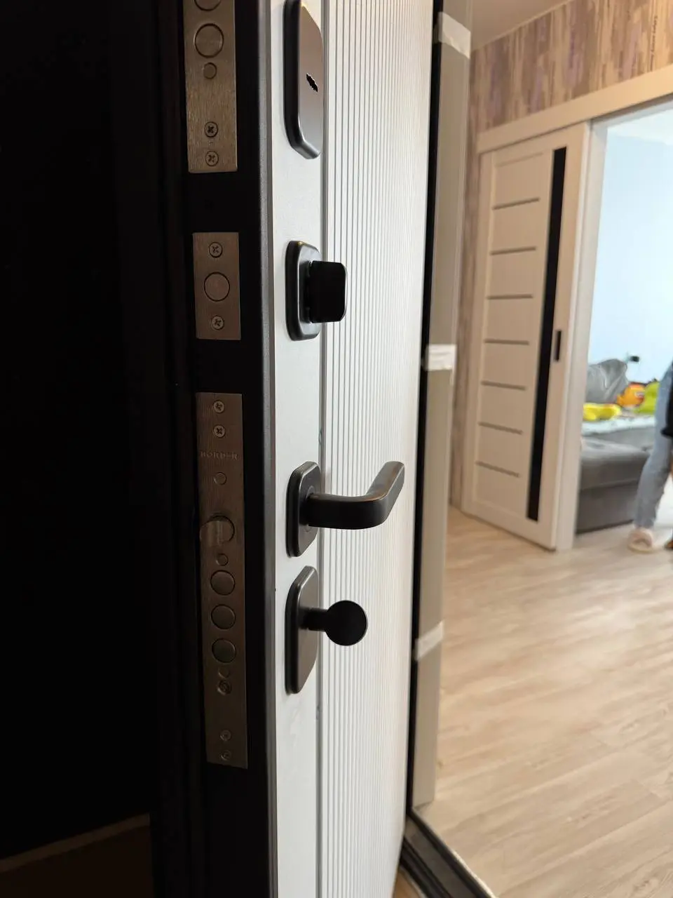 Входная дверь