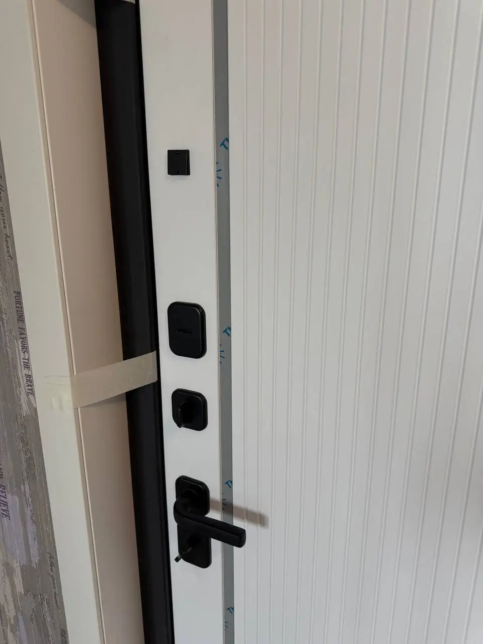 Входная дверь